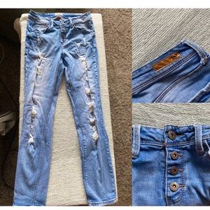 Light Wash Ripped l.e.i Mom Jeans// size 5